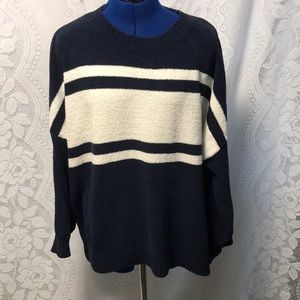 American Eagle Very Soft Black and White Sweater